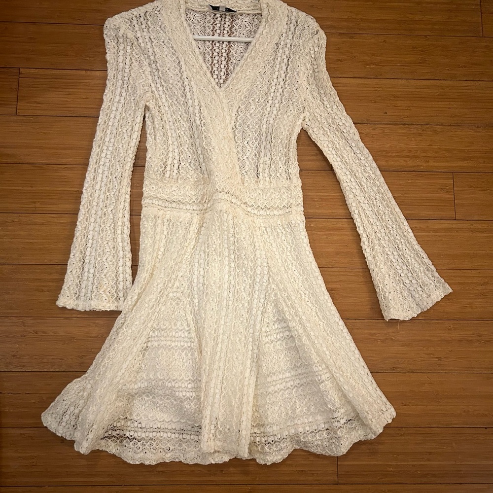 White stretch lace Iro dress